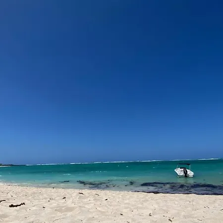 La Plage Centre de Flacq Buitenkant foto